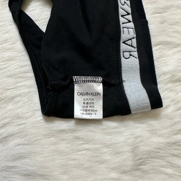 Calvin Klein bra size S - Picture 3 of 3